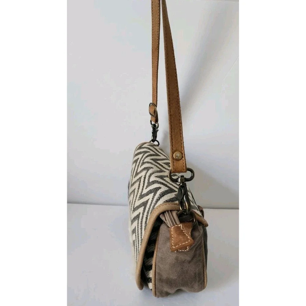 Myra Bag Artistic Chevron Cowhide Shoulder Handbag Crossbody Western Bag Aztec